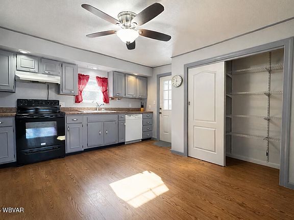 3rd image of 1288 Youngdale Rd