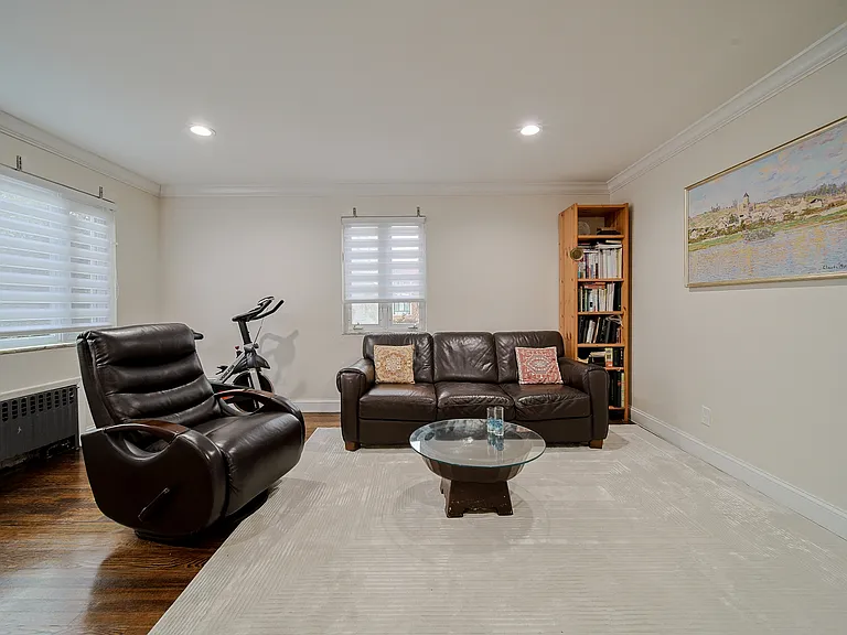 2244 Linwood Ave #1 — Photo 4