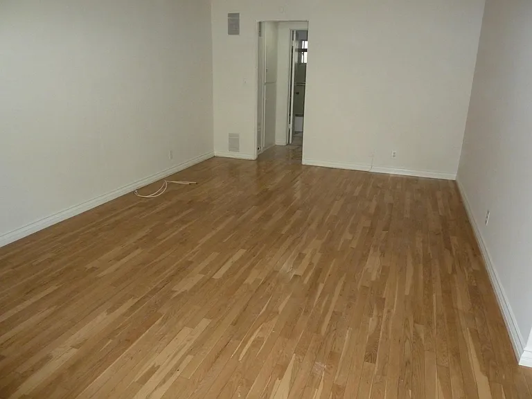 1028 2nd St #6 — Photo 16