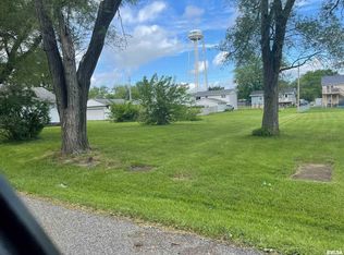 813 7th St, Colona, IL 61241