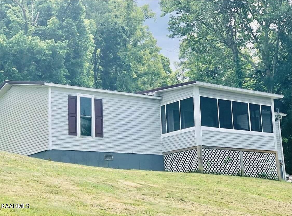 1430 Hurst St, Jellico, TN 37762 Zillow