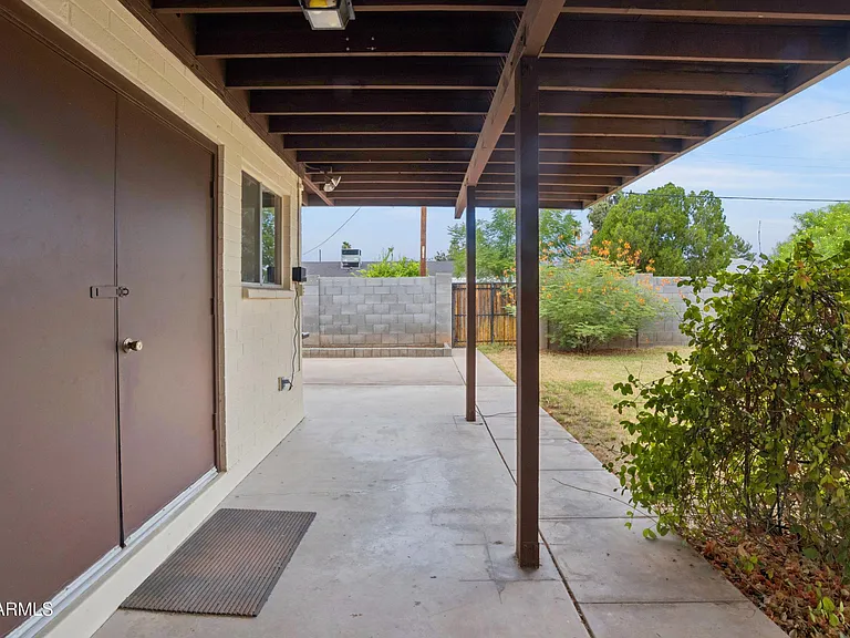 1014 E Balboa Cir — Photo 52