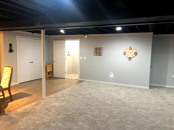 5th image of 260 Derby Ln