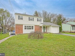 203 Cardinal Rd, Edgewater Park, NJ 08010