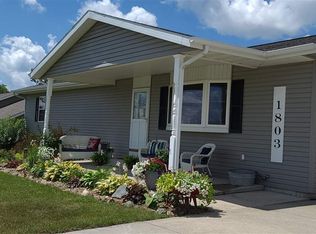 1803 8th Ave NE, Independence, IA 50644