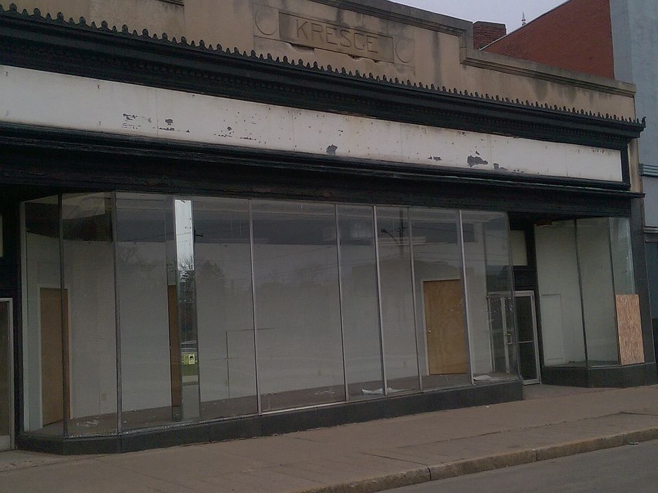 2nd image of 1916 Main St
