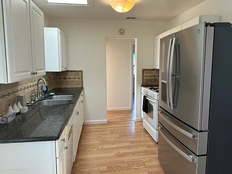 500 McKnight Ln — Photo 6
