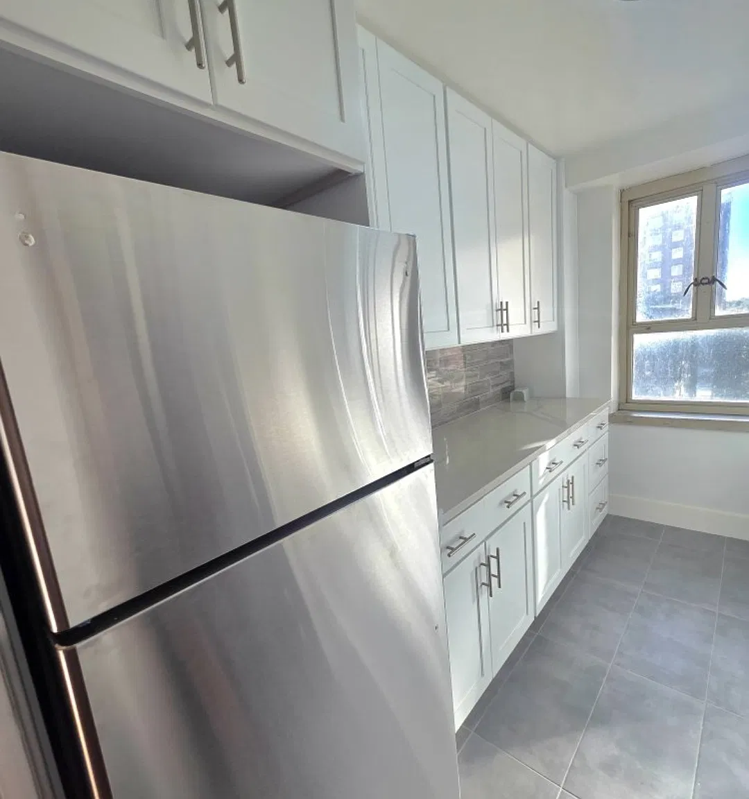 1 bed, 855 sqft, $2,372 — Photo 3