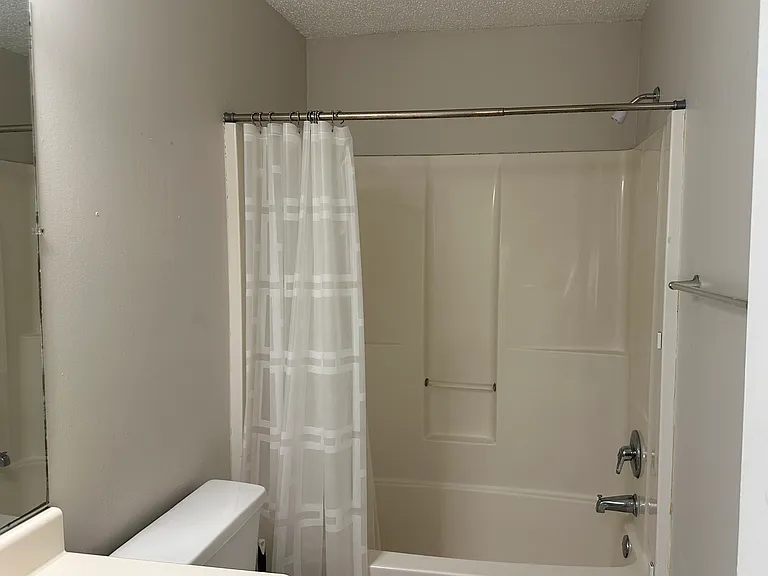 124 River Oaks Dr — Photo 17