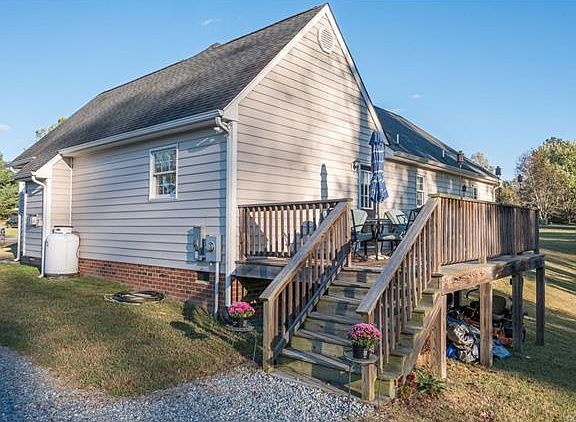 4th image of 351 Oxford Ln