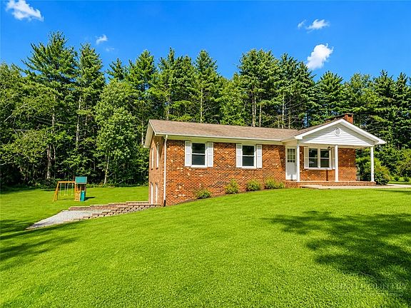 2nd image of 132 Oakdale Road