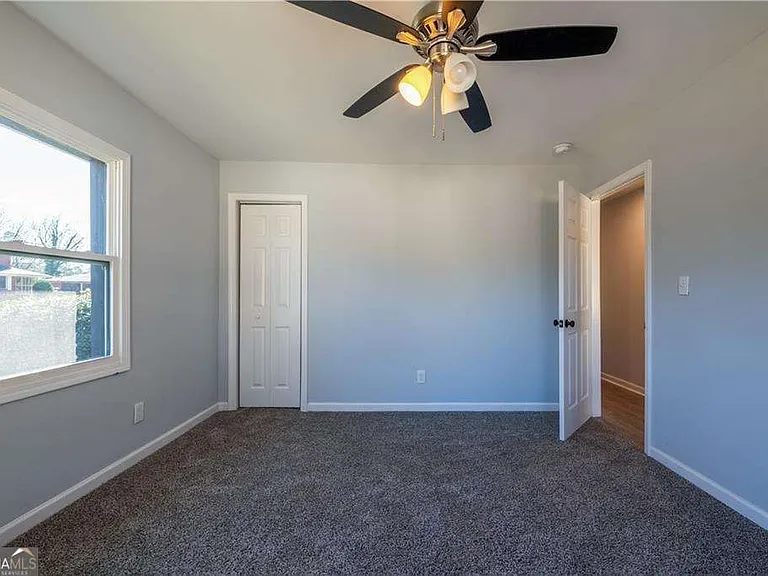 228 W Simon Ter NW — Photo 15