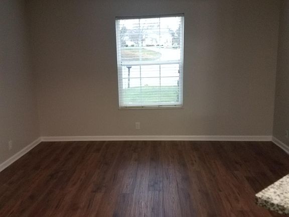 4th image of 801 Claybrook Ct