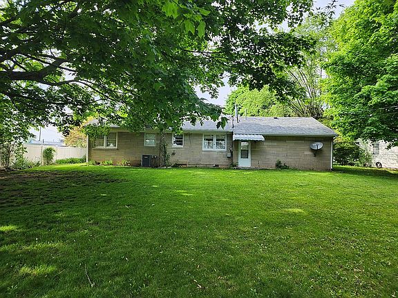 Back view/back yard