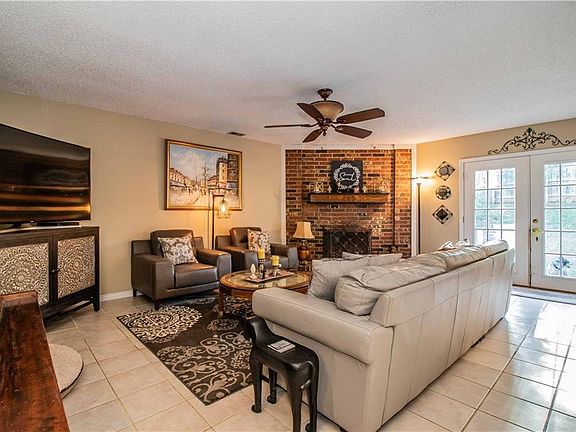 3rd image of 4212 Glenlawn Ct