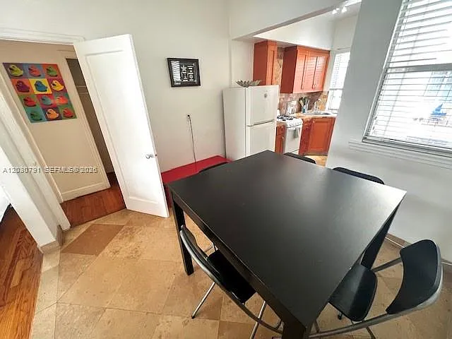 601 7th St #4 — Photo 8