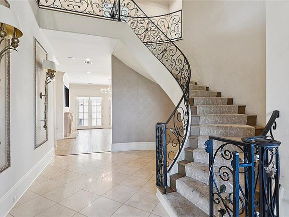 4th image of 102 Green Trails Dr