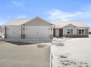 W6735 Morrell Ln, Greenville, WI 54942