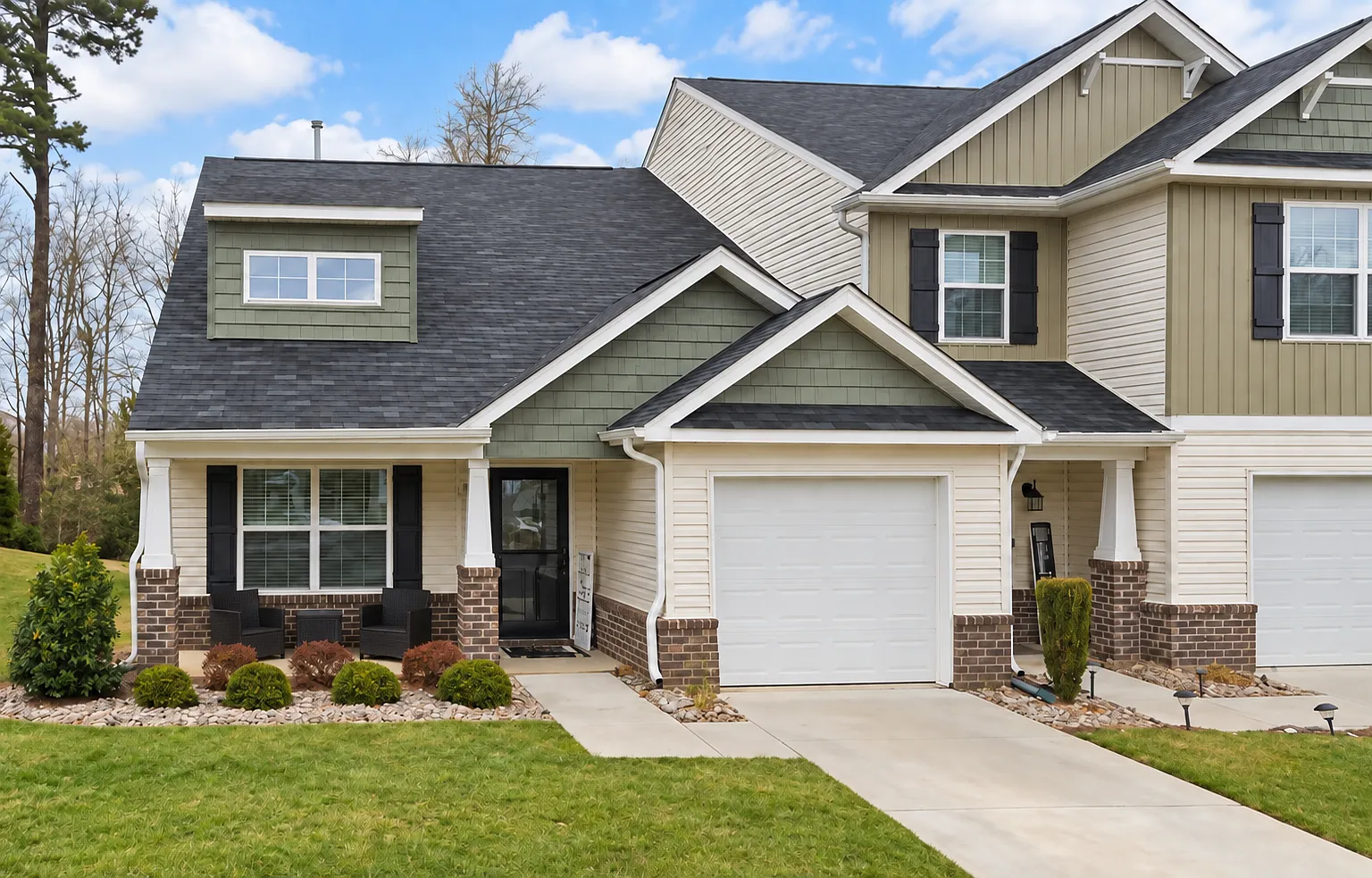 3 bed, 2.5 bath, 1717 sqft, $2,095 — Photo 2