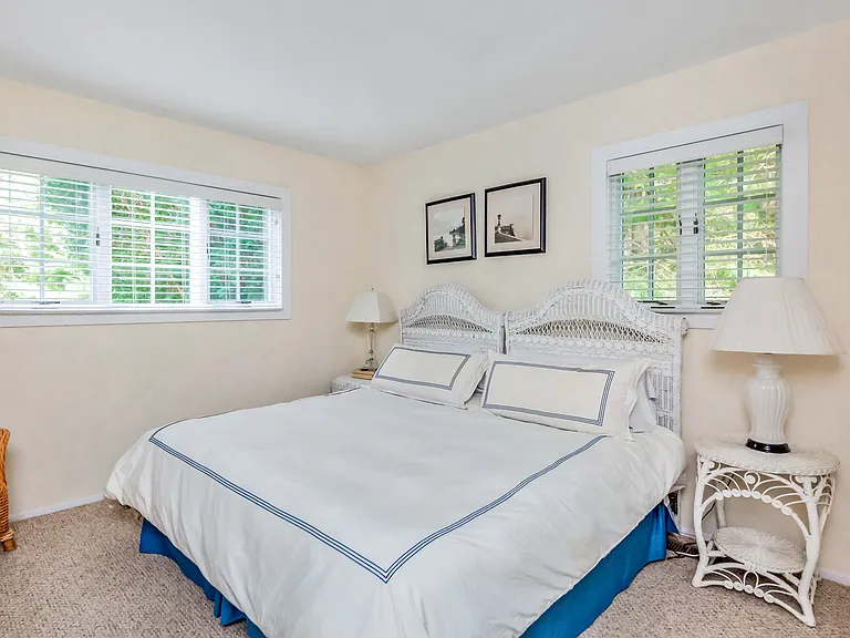 39 Roxbury Ln — Photo 30