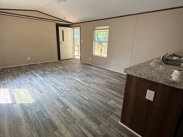 193 Newsome Rd — Photo 5
