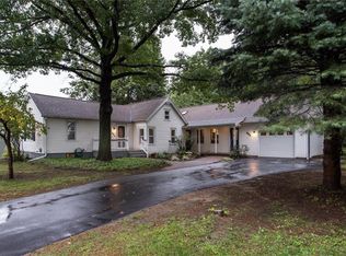984 Brown Rd, Rochester, NY 14622