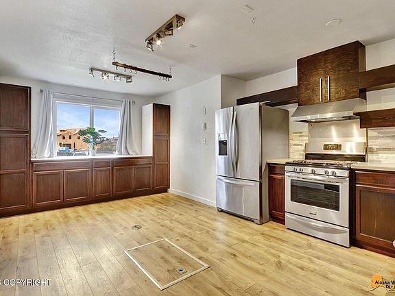 5th image of 8601 Molanary Dr Unit 3