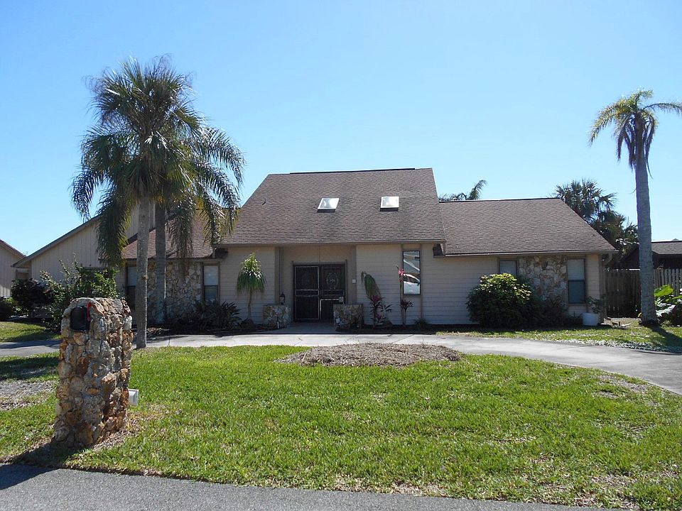 1st image of 11 Richmond Dr
