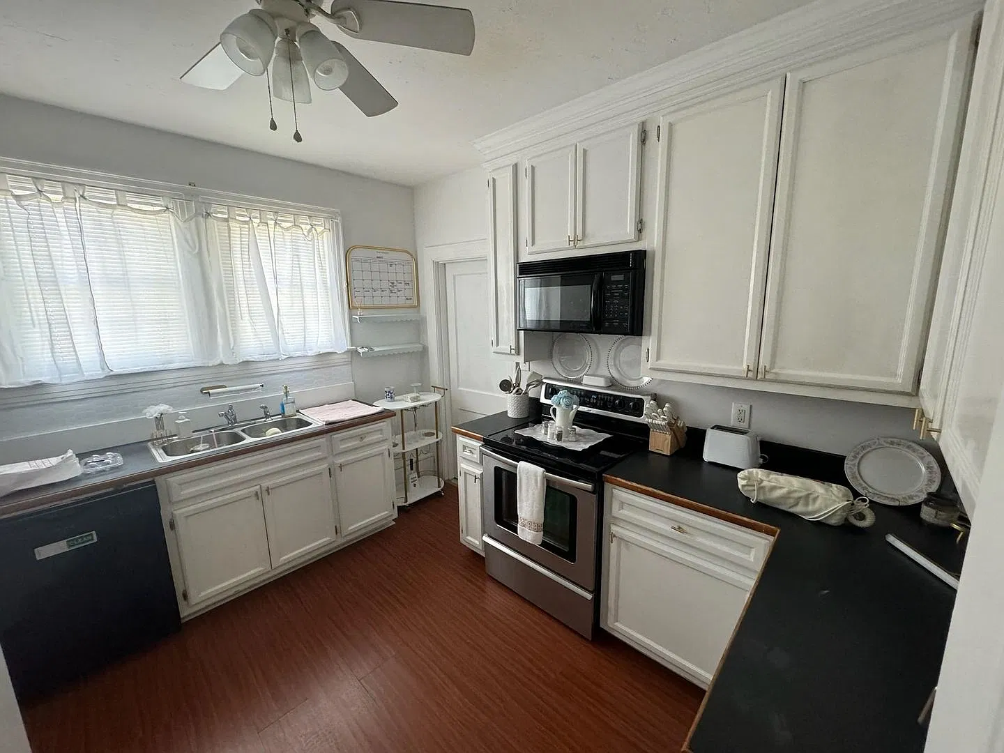 3 bedroom 1 bath duplex in the grid — Photo 4