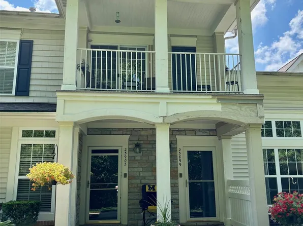 25903 Maritime Cir N, Harrison Township, MI 48045