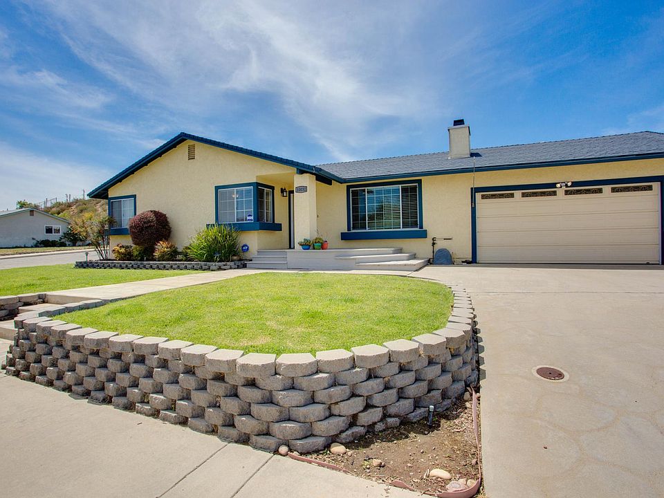 Front yard 
