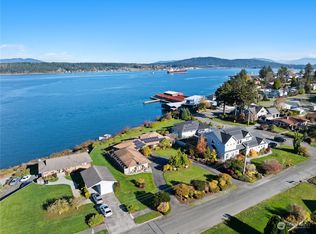 2310 11th St, Anacortes, WA