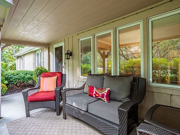 3rd image of 645 Braeside South Dr
