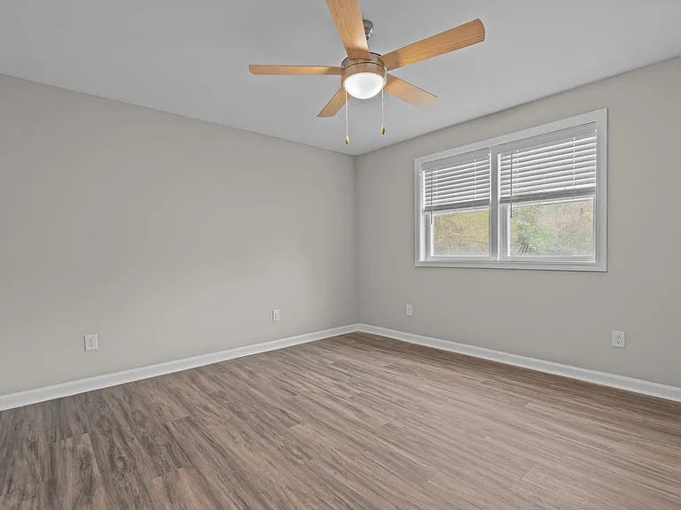 Liberty Point Apartments — Photo 49