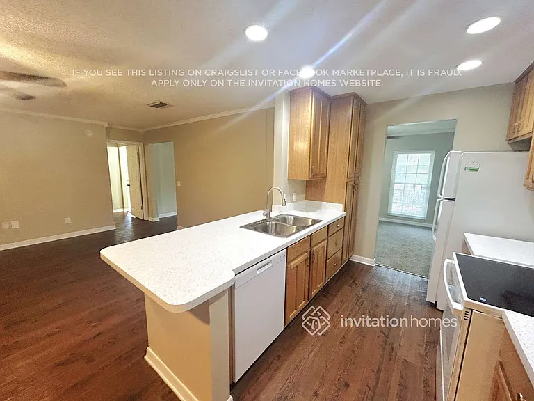 1223 Lornewood Dr — Photo 5