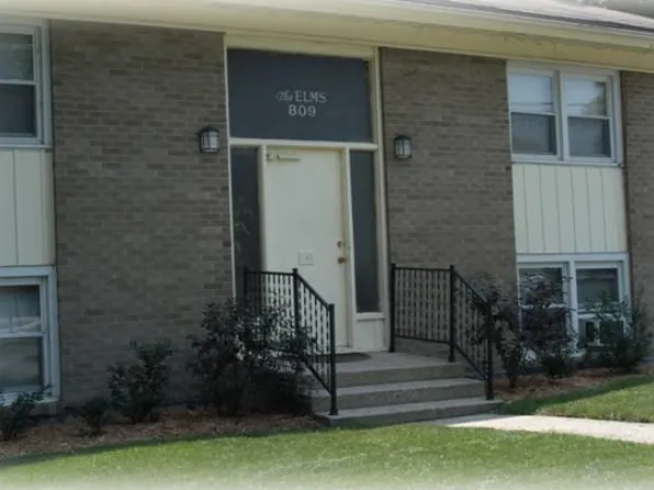 809 South St APT 1, Elgin, IL 60123