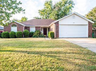 171 Robin Hood Ct, Springdale, AR 72764