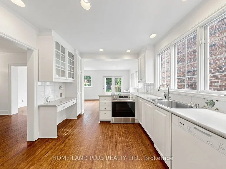 295 Saint Germain Ave — Photo 19