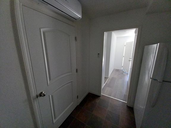 2nd image of 2005 Catalina Ave