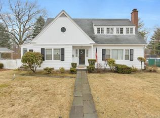 37 Eastridge Dr, Waterbury, CT 06708