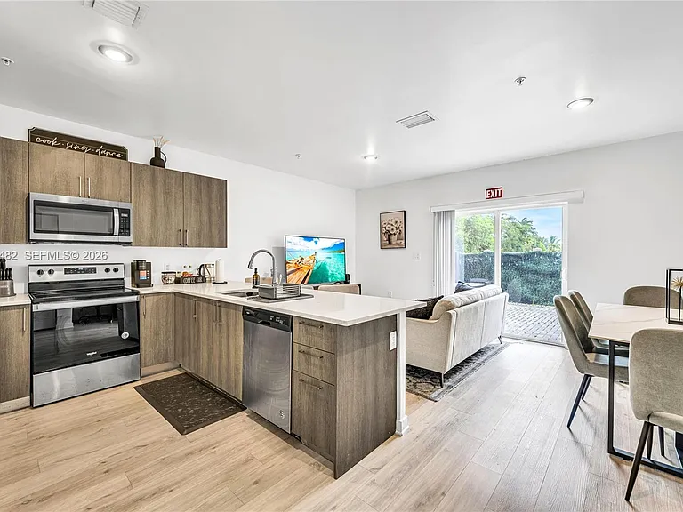 170 NE 158th St #2 — Photo 35
