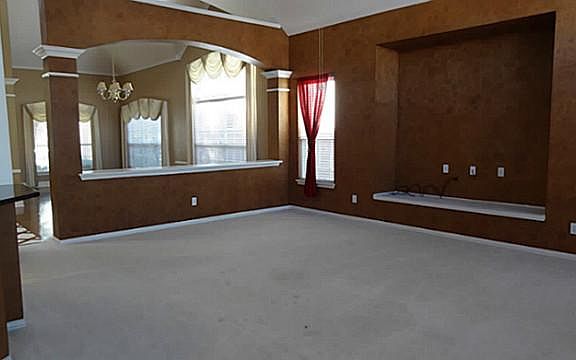 4th image of 1325 Pinehurst Dr