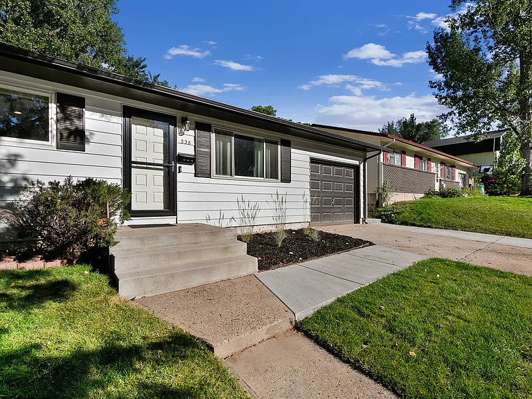 228 Clover Ln #UP — Photo 1