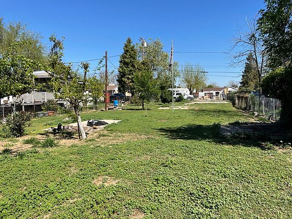 5th image of 829 Nichols Ln