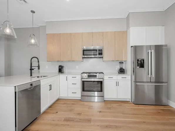 70 Leo M Birmingham Pkwy APT 105, Brighton, MA 02135