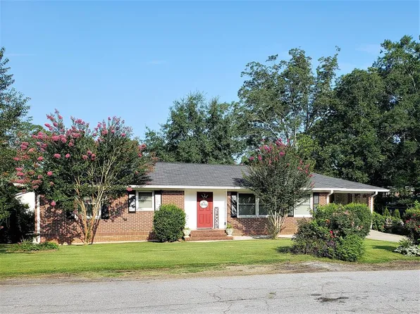 212 Kiker St, Tallapoosa, GA 30176