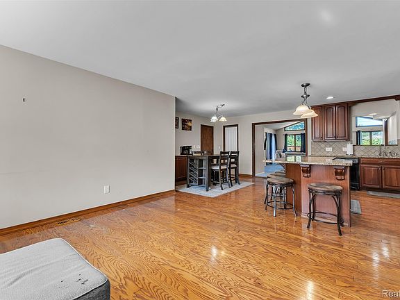 3rd image of 2752 Red Arrow Dr