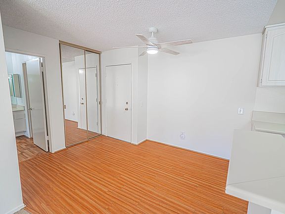 4th image of 23515 Lyons Ave Unit 286
