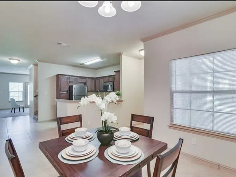 1528 Aldra Dr — Photo 5