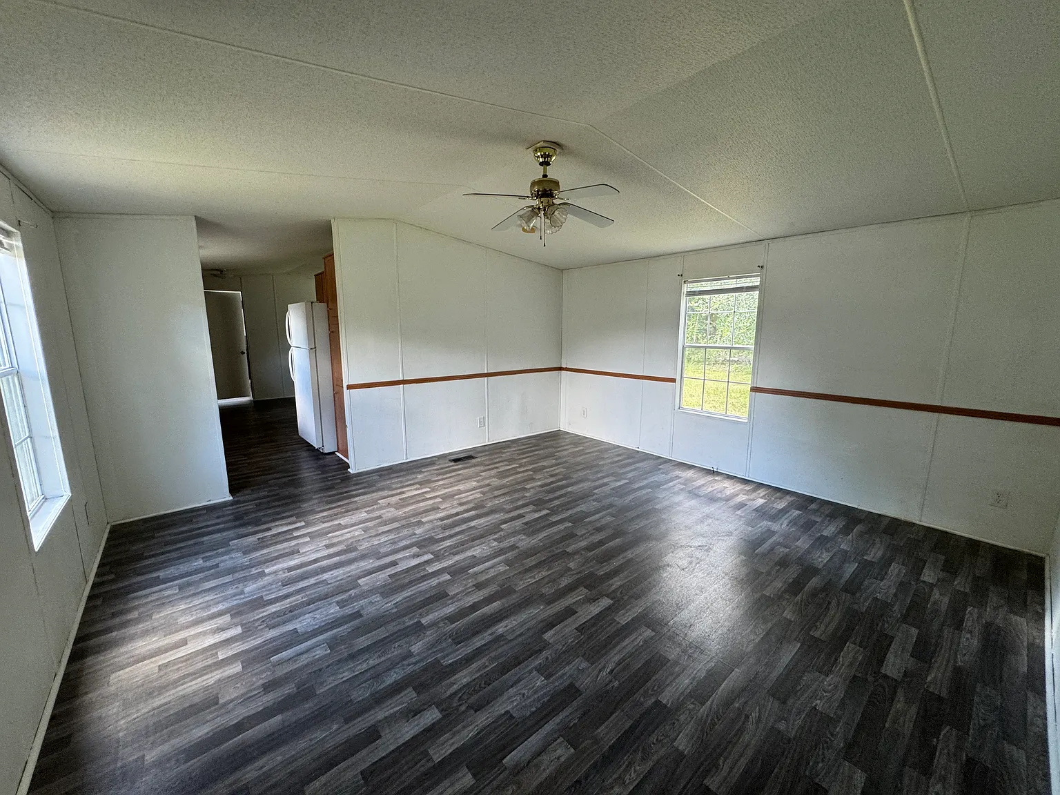 3 bed, 1216 sqft, $1,300 — Photo 2